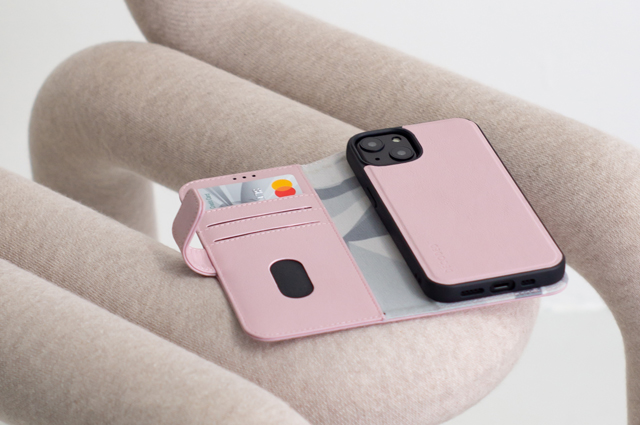 DECODED Funda cuero Wallet MagSafe iPhone 15 Pro Max Decoded Café