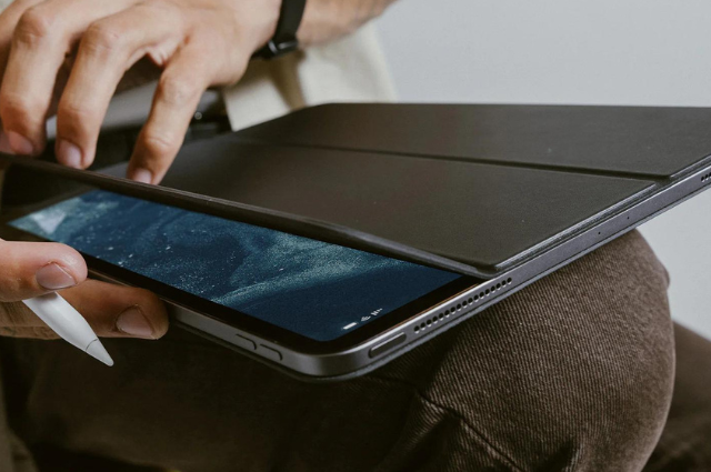 Nomad iPad Leather Folio funda piel iPad Pro 11"